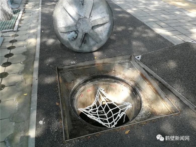 湖南新光智能井蓋亮相河南鶴壁，防盜防移位，手機(jī)還能監(jiān)控井蓋狀態(tài)